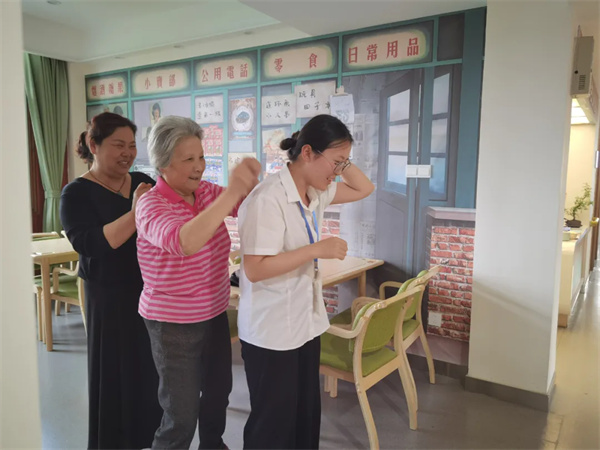 四季瑞禾颐养中心:认知症(老年痴呆)长者乐园 (4).jpg 四季瑞禾颐养中心:认知症(老年痴呆)长者乐园 (4).jpg
